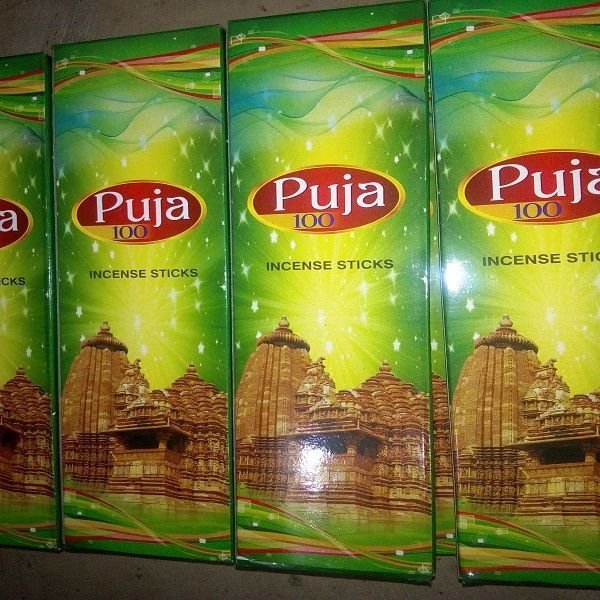 Puja 100 Incense Sticks 02