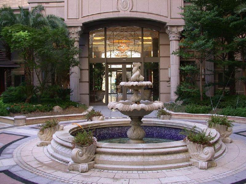 Garden Water Fountain 08