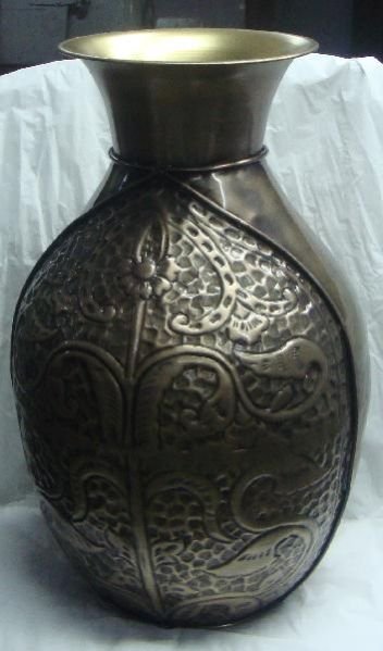 AVR-4015 Iron Flower Vase