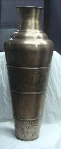 AVR-4016 Iron Flower Vase