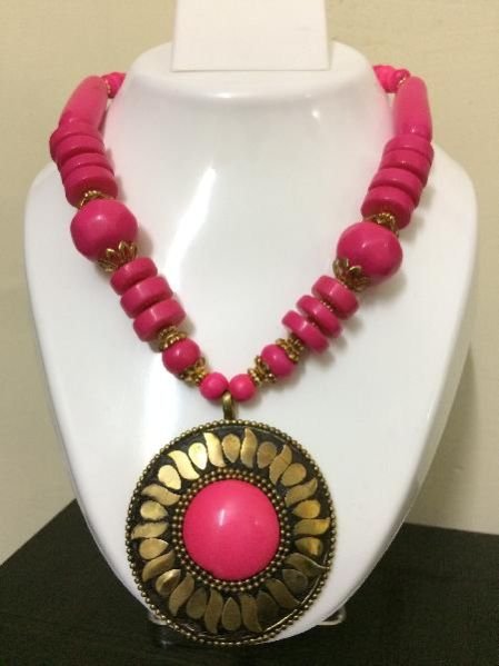 Handcrafted Necklace 04