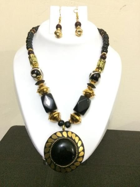 Handcrafted Necklace Set 01