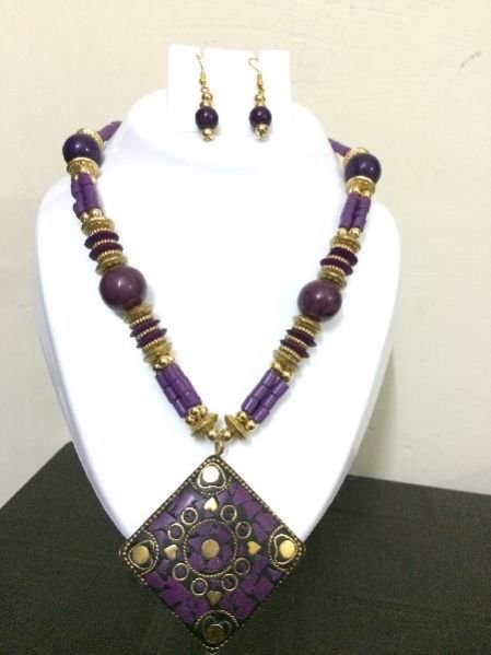 Handcrafted Necklace Set 02