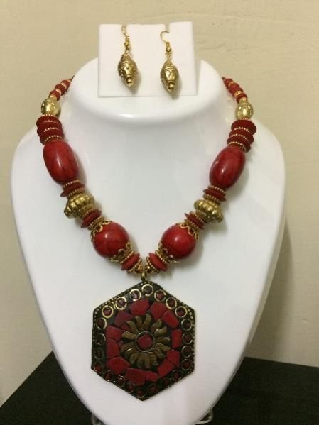 Handcrafted Necklace Set 05
