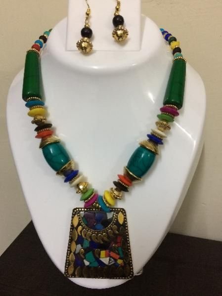 Handcrafted Necklace Set 07