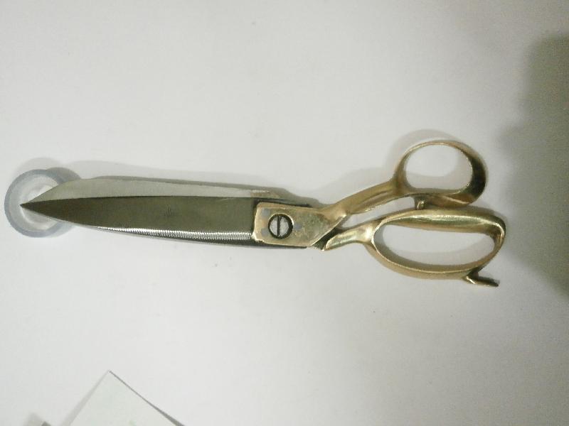 IBS MS BH R Ex 10 Tailor Scissor