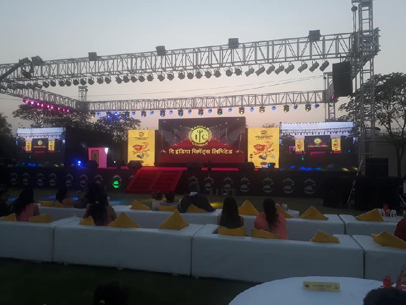 Business Meeting Arrangement 05