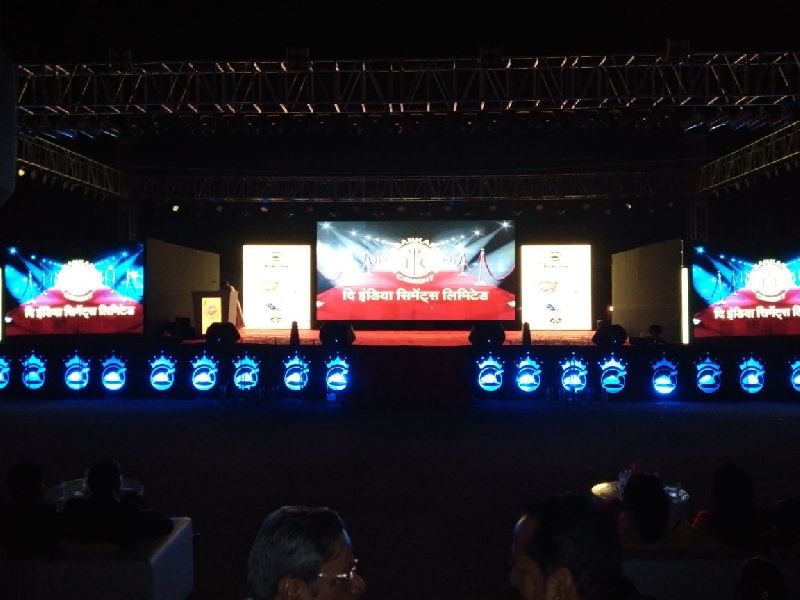 Business Meeting Arrangement 14