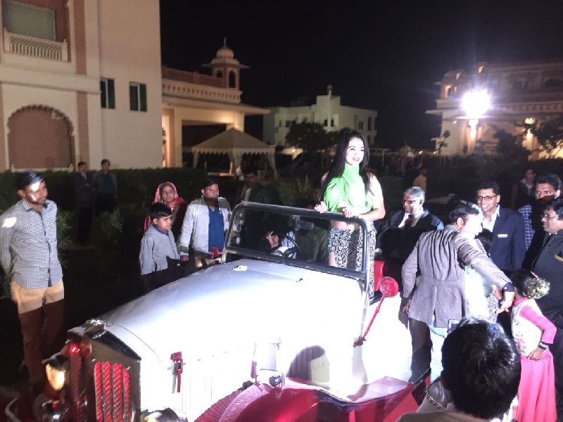 Business Meeting Arrangement 23