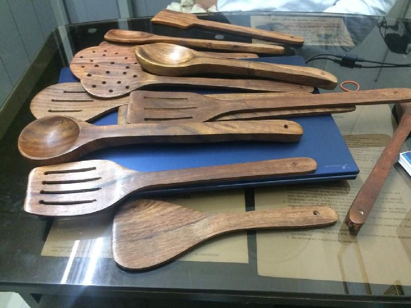 Wooden Dinner Set 02