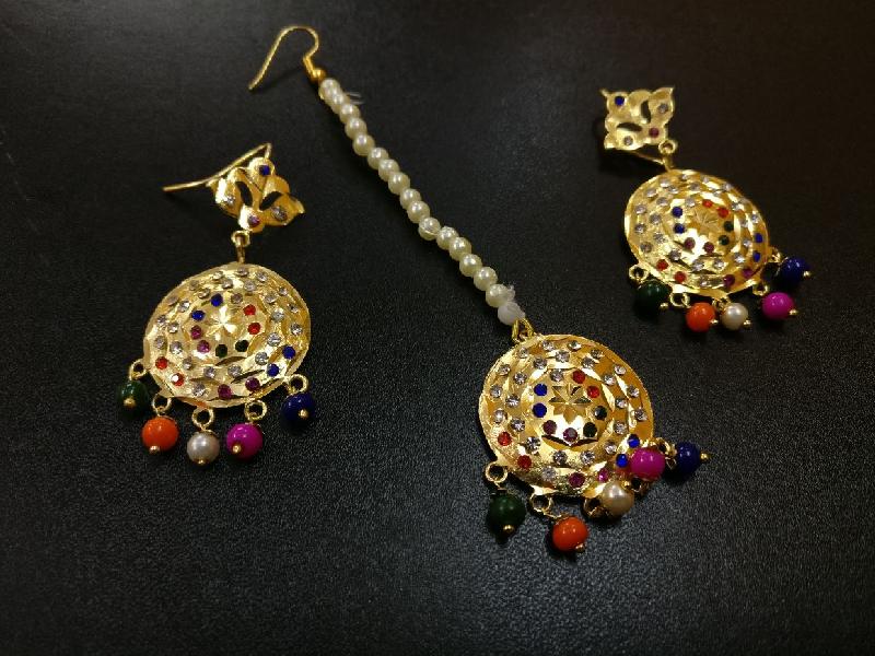 Fashion Earrings With Maang Tikka 18