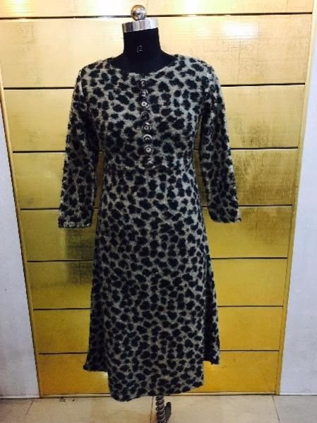 Ladies Woolen Kurti 02