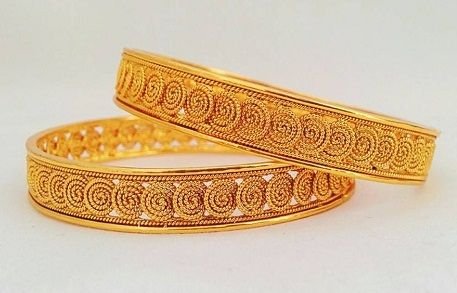 Gold Bangle 04