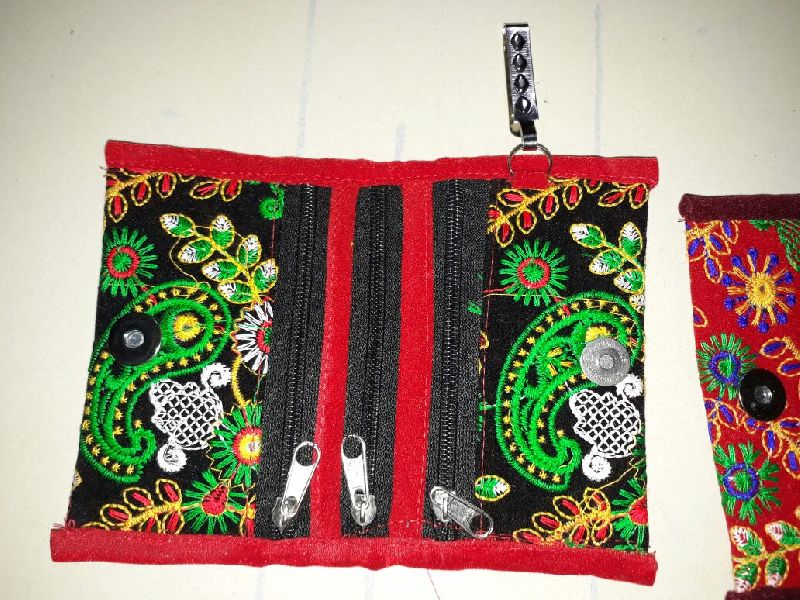 Embroidered 3 Zipper Wallets 01
