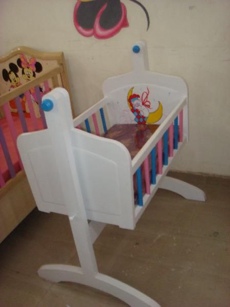 Baby Cot 09