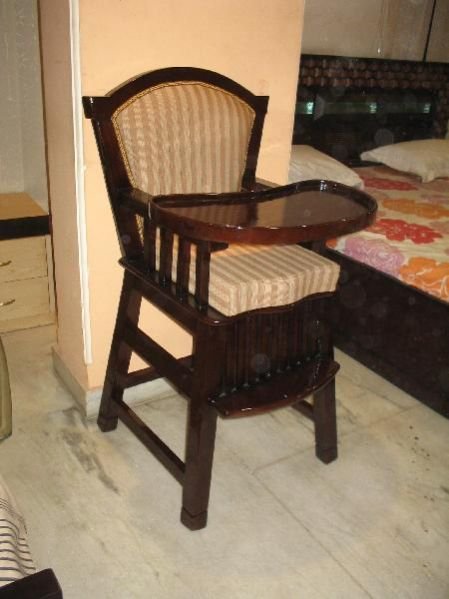 Kids Feeding Chair 02