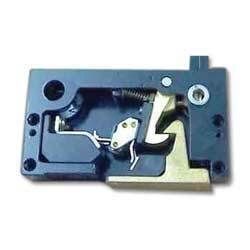 Elevator Manual Collapsible Gate Lock 01