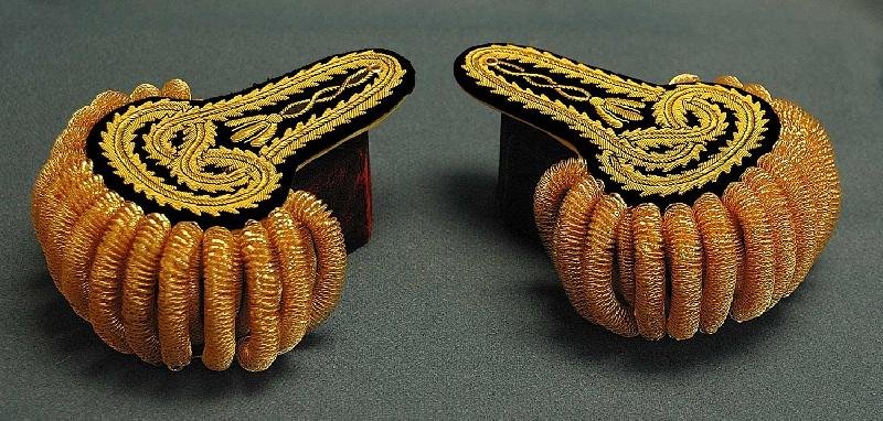 Military Epaulettes‎ 06