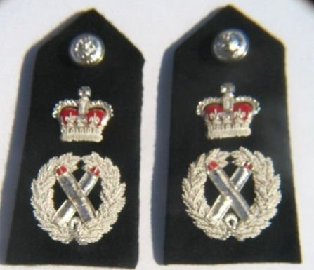 Military Epaulettes‎ 08