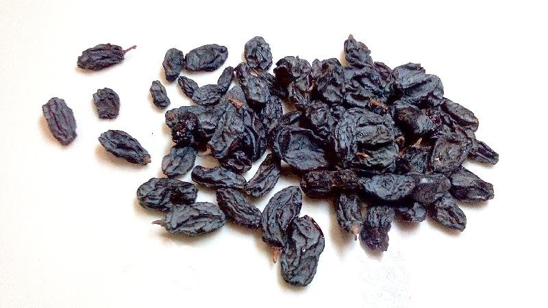 Black Raisins 02