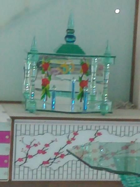 Designer Glass Temple 01