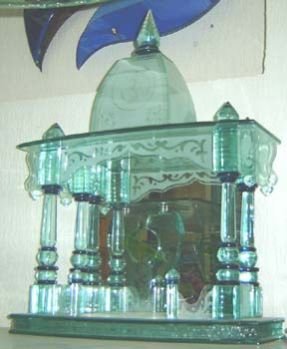 Designer Glass Temple 03