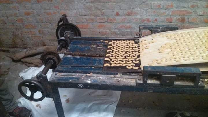 Cashew Nut Cutting Machine 02