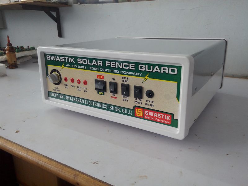 Solar Fence Guard 01