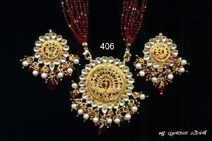 406 Original Kundan Thewa Pendant Set
