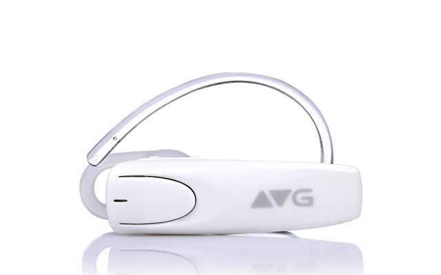 White Bluetooth Earphone 01