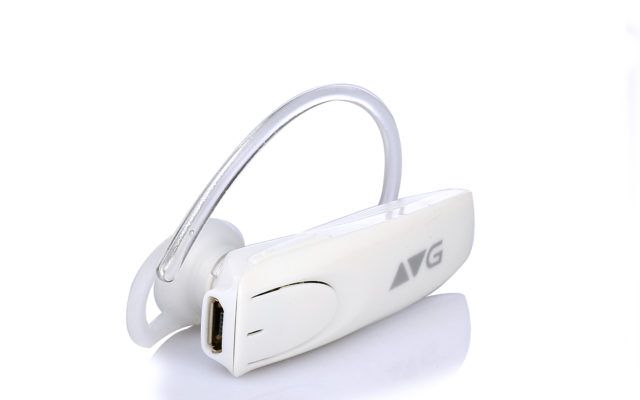 White Bluetooth Earphone 02