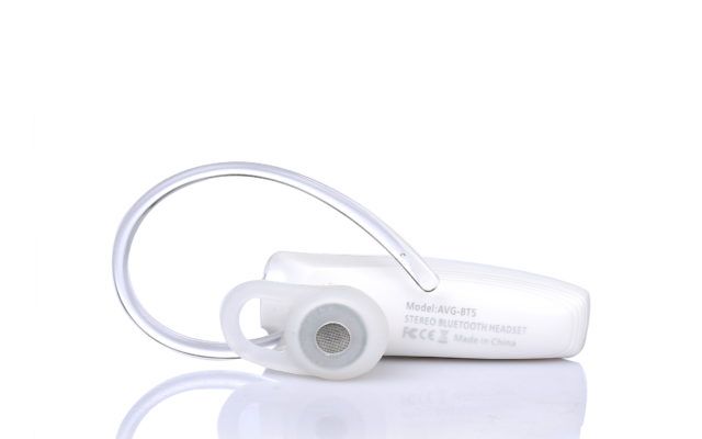 White Bluetooth Earphone 03