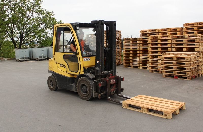 Wooden Pallet 04