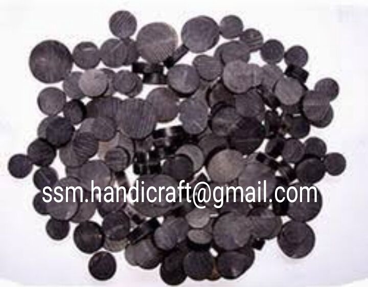 Buffalo Horn Button 08