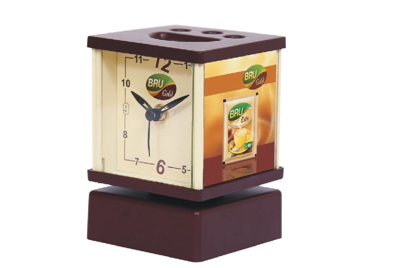 R 71 Designer Table Clock