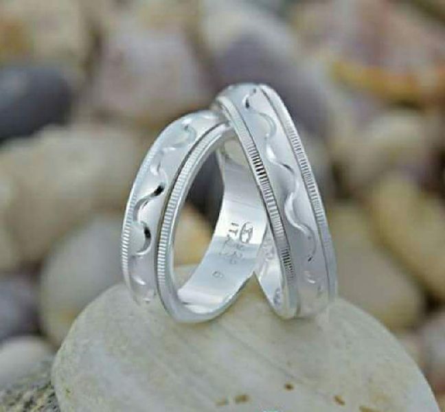 Silver Ladies Ledger Cutting Ring 01