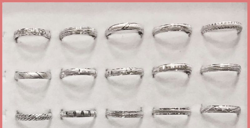 Silver Ladies Ledger Cutting Ring 06