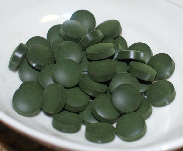 Spirulina Capsule 01