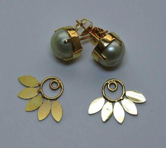 Gold and Pearl Earrings 05