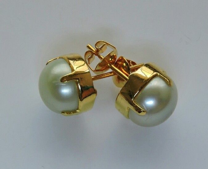 Gold and Pearl Earrings 07