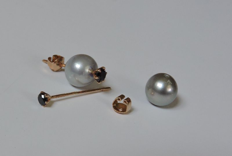 Gold and Pearl Earrings 15