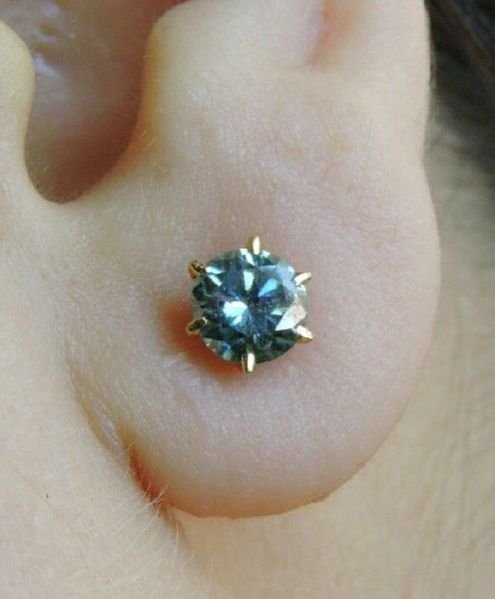 Gold Stud Earrings 03