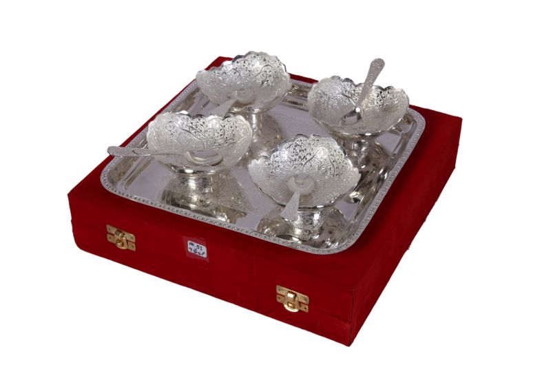 3307 Silver Plated Bowls With Tray