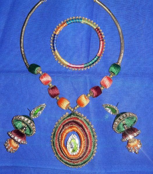 Handmade Necklace Set 02