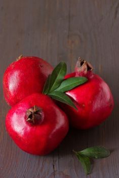 Fresh Pomegranate 02