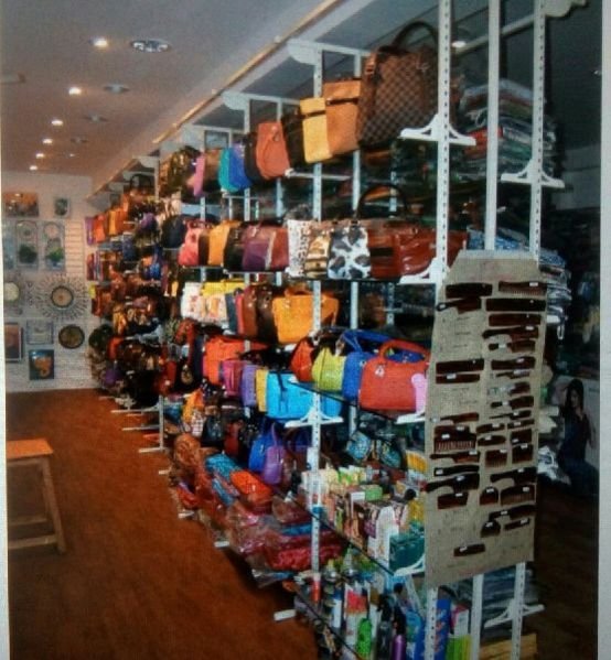 Jewellery and Gift Article Racks 02