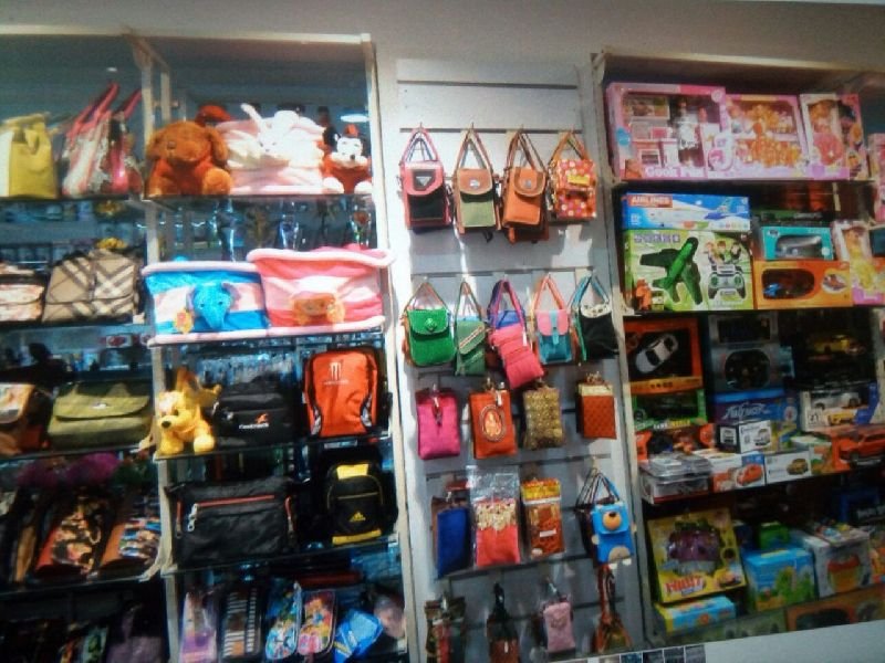 Jewellery and Gift Article Racks 07