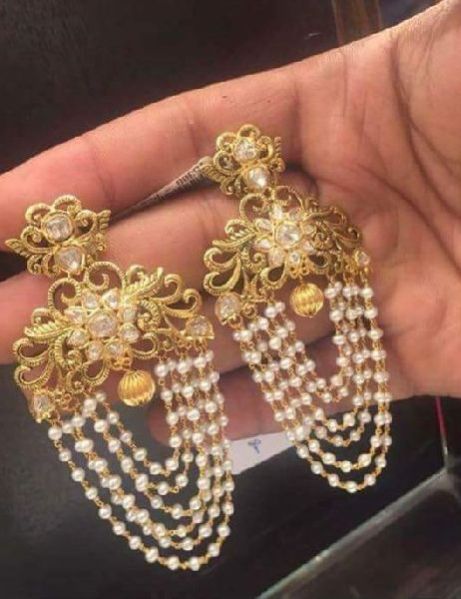 Ladies Gold Bali Earrings 10