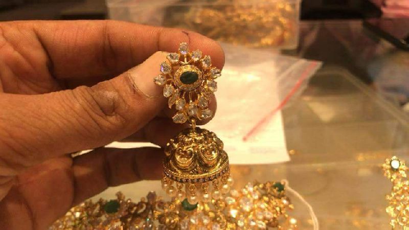 Ladies Gold Bali Earrings 11