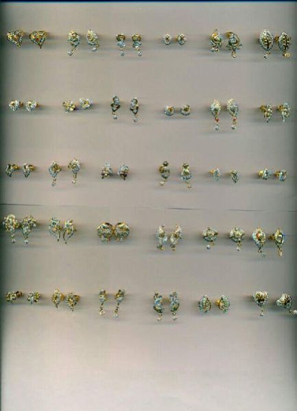 Ladies Gold Bali Earrings 21